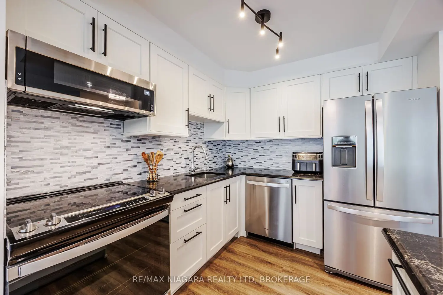 Additional image 4 of 81 Scott Street 307