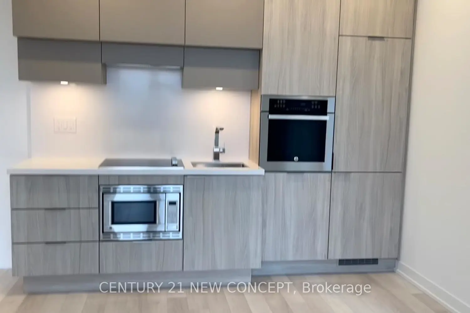 Additional image 3 of 39 Roehampton Avenue 1204