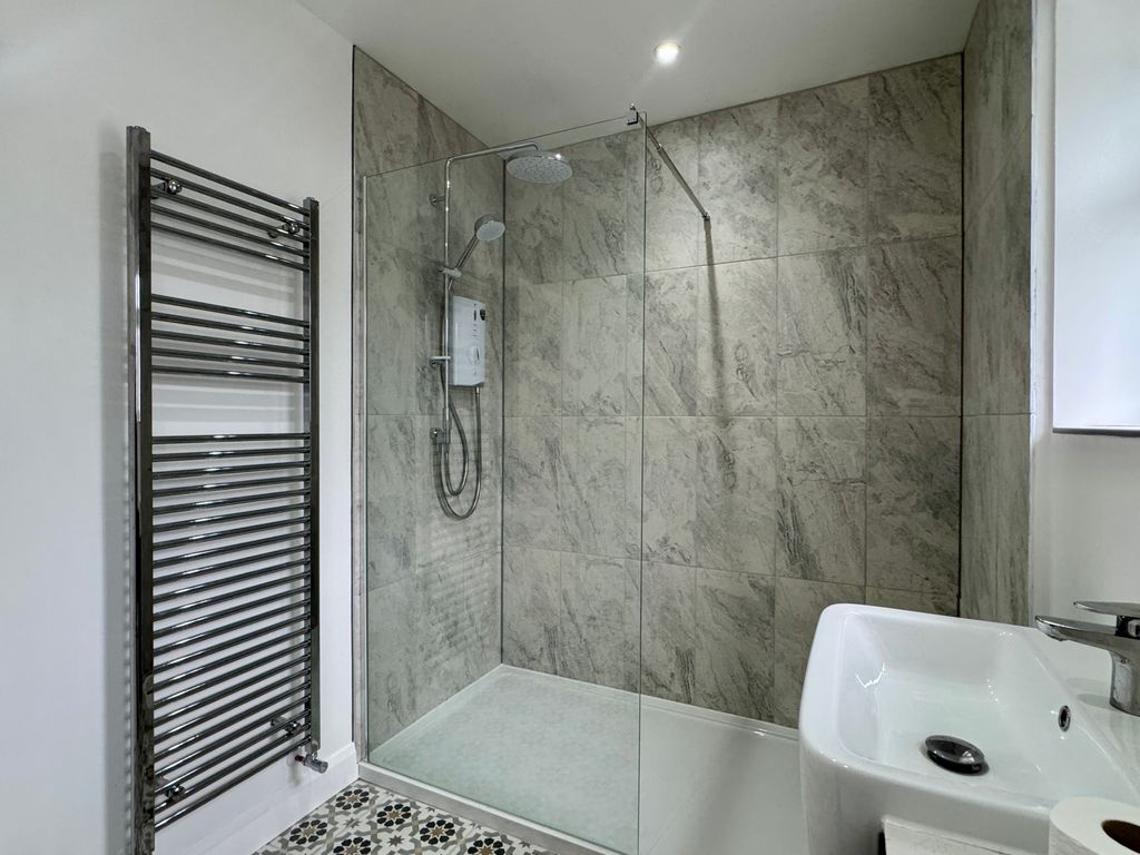 Additional image 11 of 3 bed bungalow to rentMaes Dolau, Carmarthen SA32