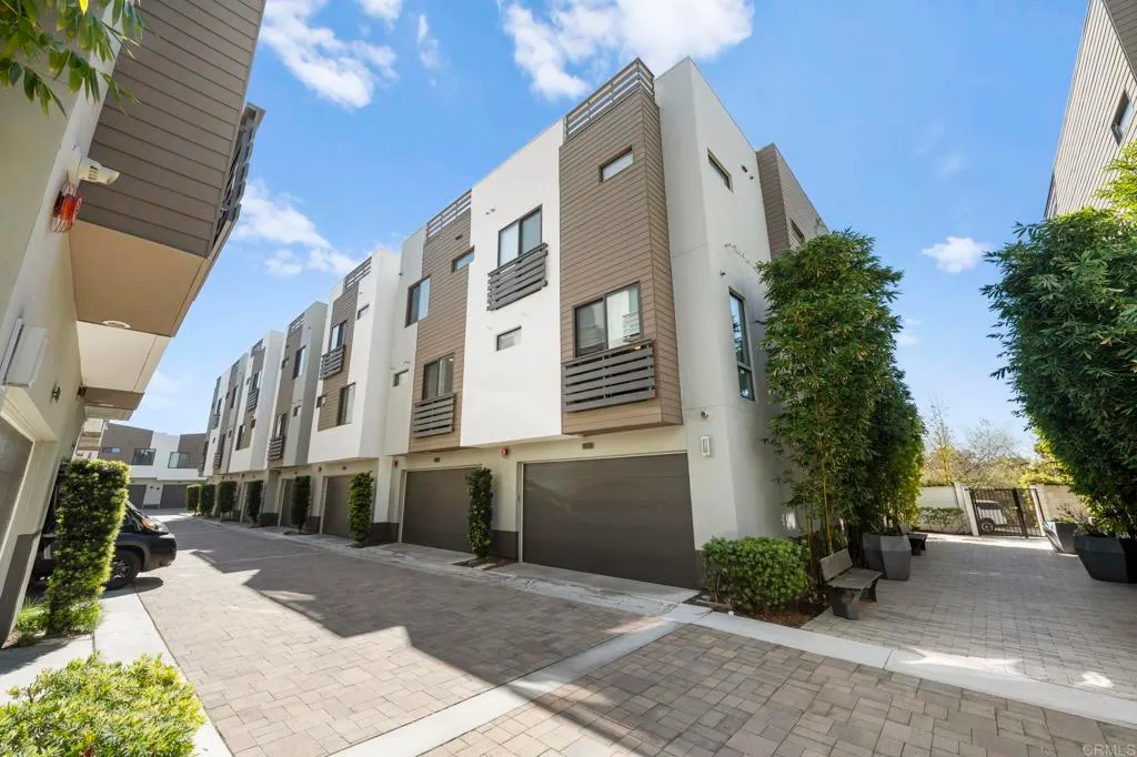 Additional image 87 of 2563 State Street, Carlsbad, CA 92008