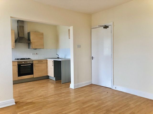 Additional image 3 of 2 bed flat to rentBay View Road, Colwyn Bay LL29