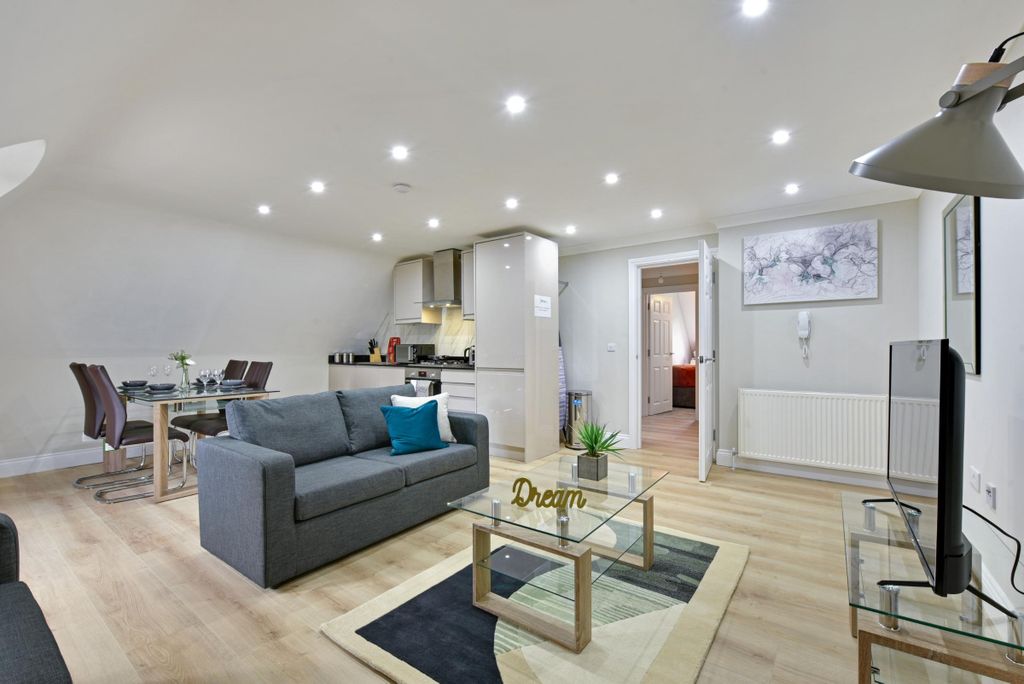 1 bed flat to rentDeanway, Chalfont St. Giles HP8