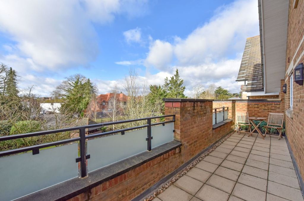 Additional image 3 of 3 bed flat to rentEthorpe House, Packhorse Road, Gerrards Cross, Buckinghamshire SL9