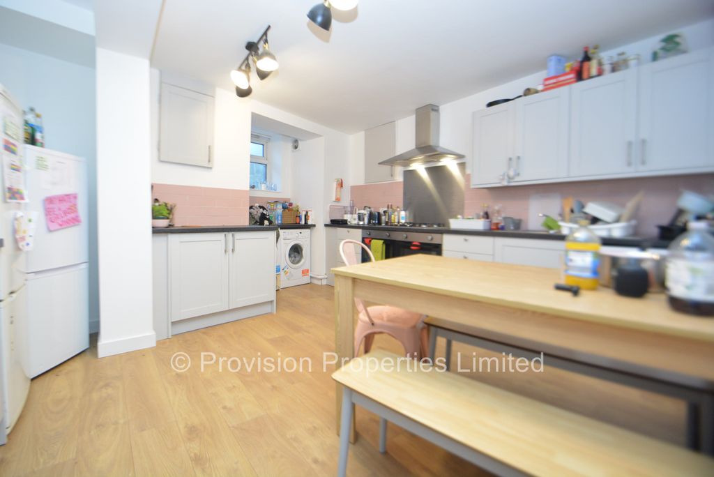 Additional image 6 of 8 bed end terrace house to rentVictoria Road, Hyde Park, Leeds LS6