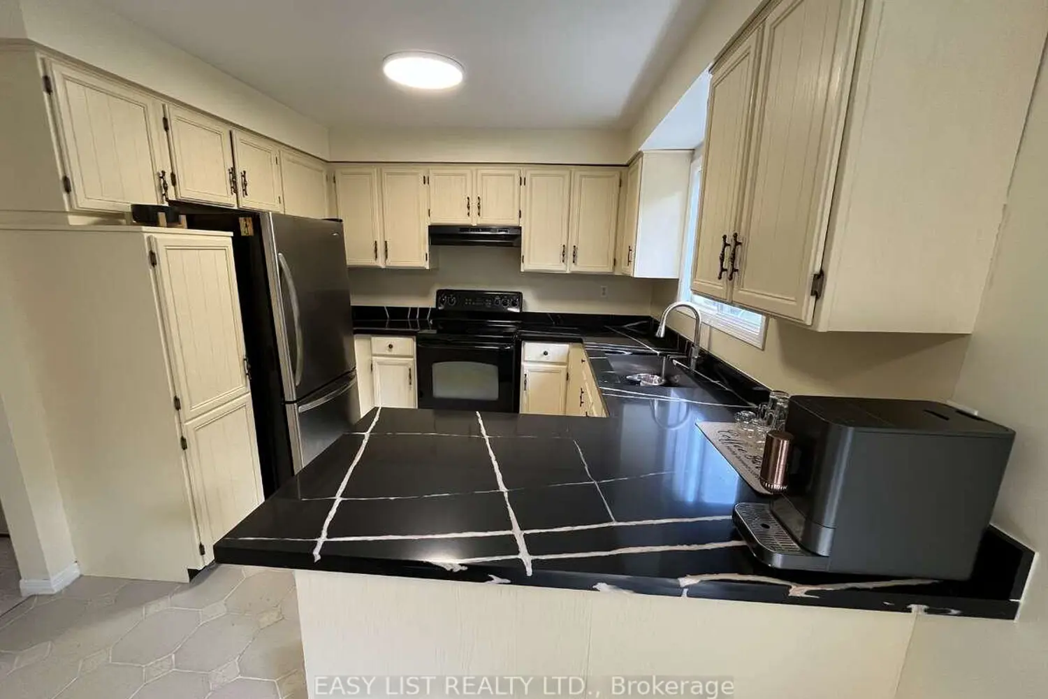 Additional image 5 of 102 Burwell Crescent