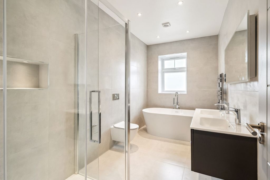 Additional image 6 of 5 bed detached house to rentThe Avenue, Ascot SL5