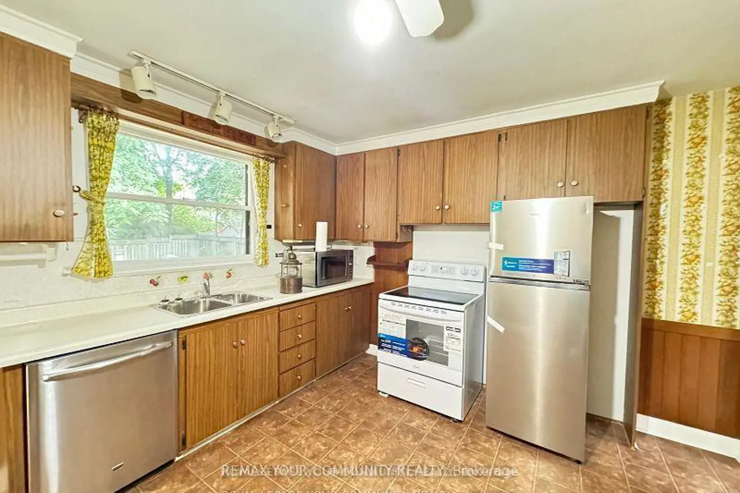 Additional image 3 of 155 York Mills Road