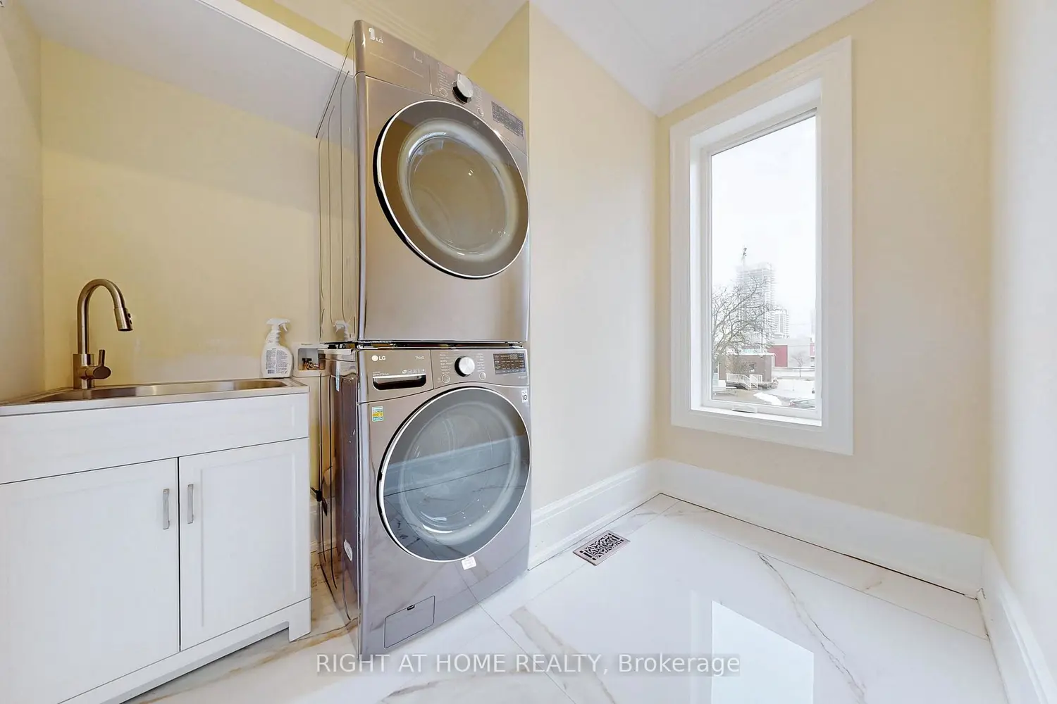 Additional image 20 of 10 Jocelyn Crescent