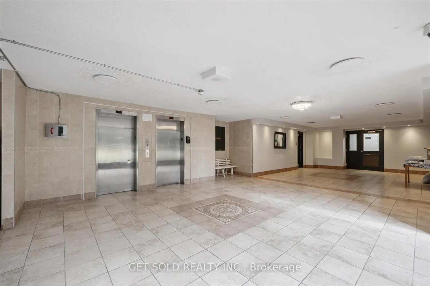 Additional image 3 of 2121 Roche Court 301