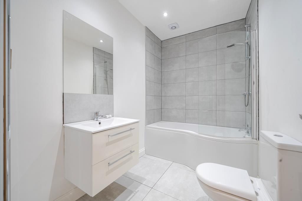 Additional image 11 of 2 bed flat to rentNewbury, Berkshire RG14