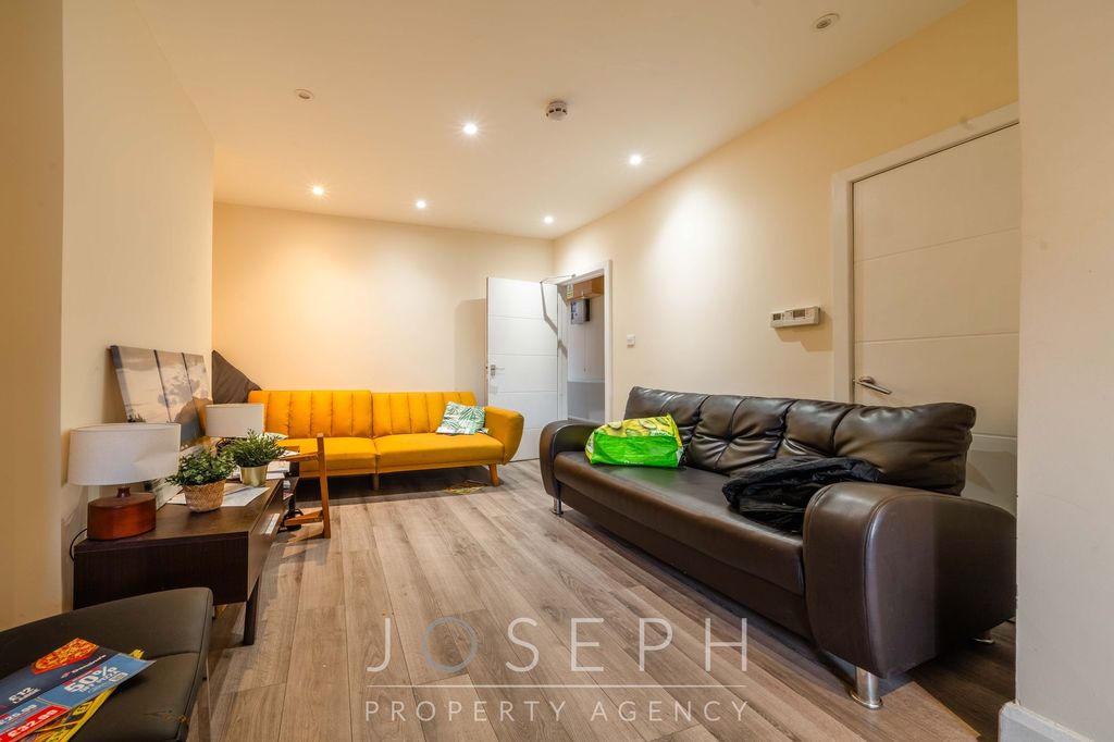 Additional image 3 of 6 bed property to rentFoxhall Road, Ipswich IP3
