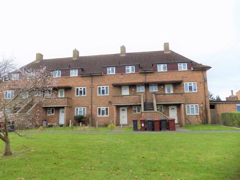 3 bed flat to rentKingsham Avenue, Chichester PO19