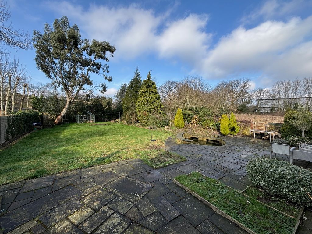 Additional image 18 of 4 bed semi-detached house to rentFerne Dene, Sheffield S21