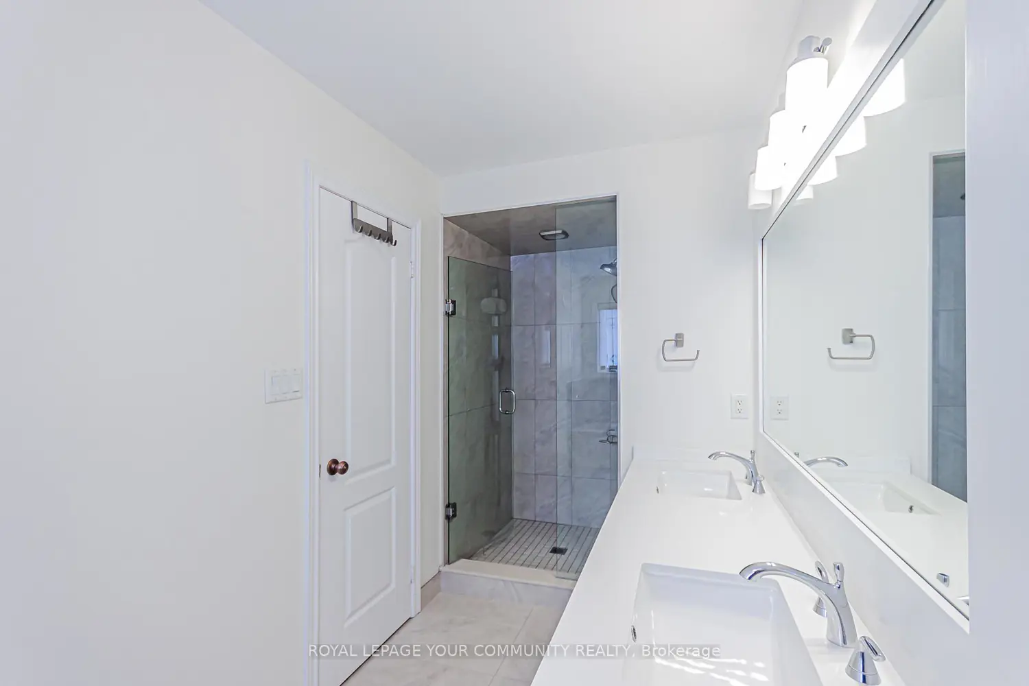 Additional image 9 of 32 Black Maple Crescent