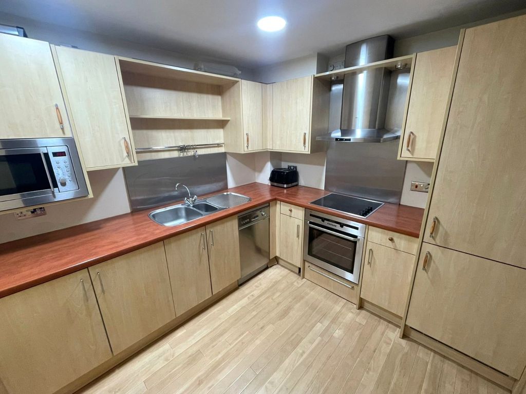 Additional image 4 of 3 bed flat to rentWharfside Street, Birmingham, West Midlands B1