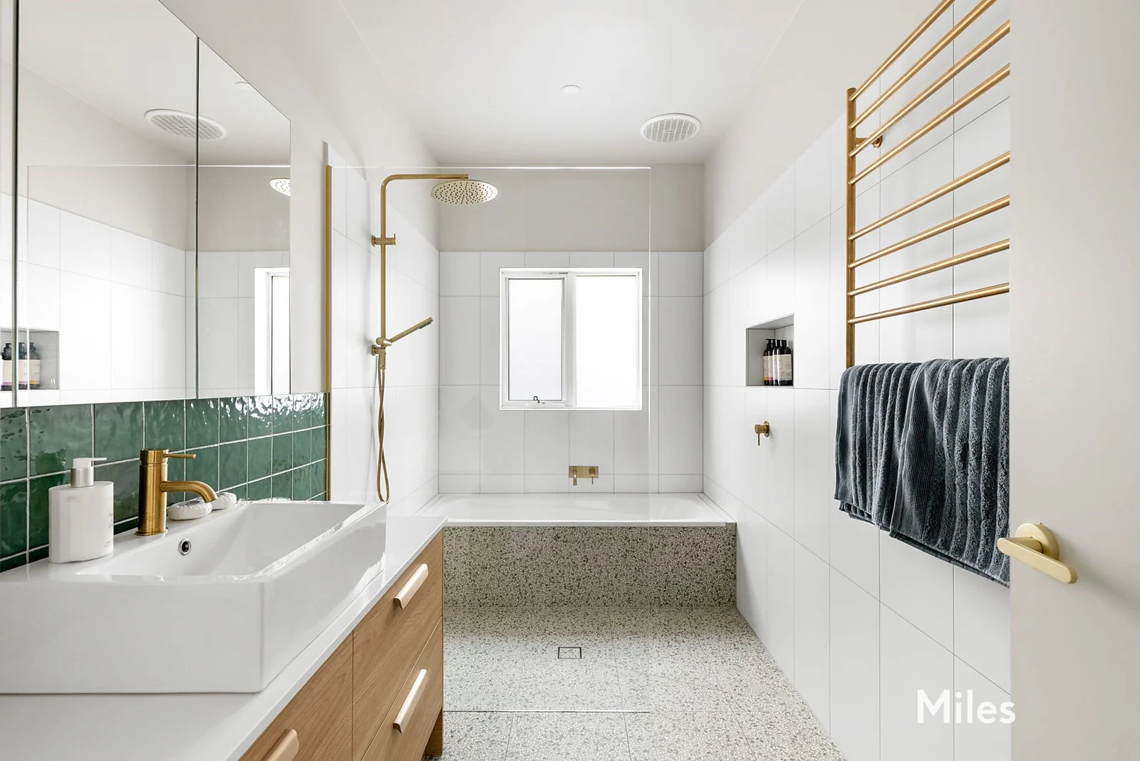 Additional image 14 of 121 Ford Street, Ivanhoe VIC 3079