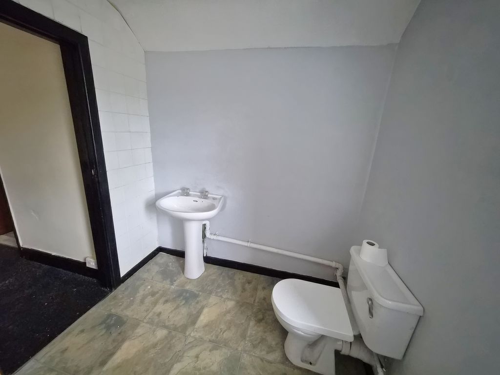 Additional image 10 of 1 bed flat to rentCommercial Street, Caerphilly CF83