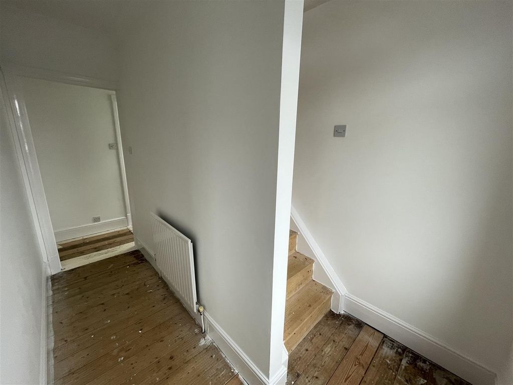 Additional image 15 of 3 bed semi-detached house to rentBethania Road, Upper Tumble, Llanelli SA14