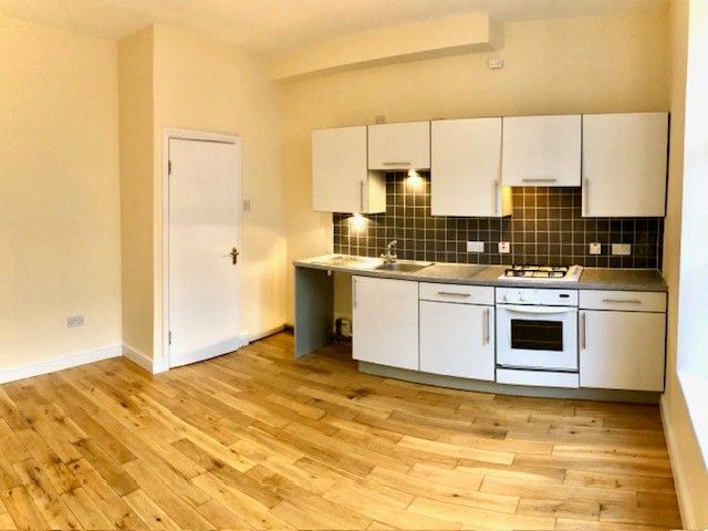 2 bed flat to rentStation Road, Llanfairfechan LL33