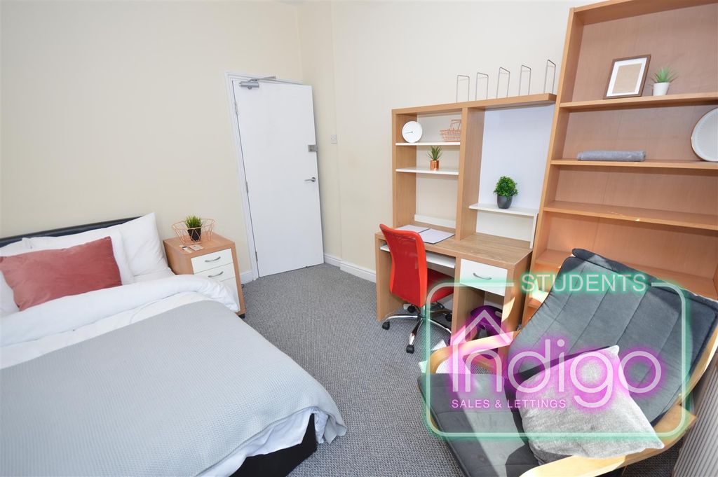 Additional image 4 of 5 bed property to rentAshfields New Road, Newcastle ST5