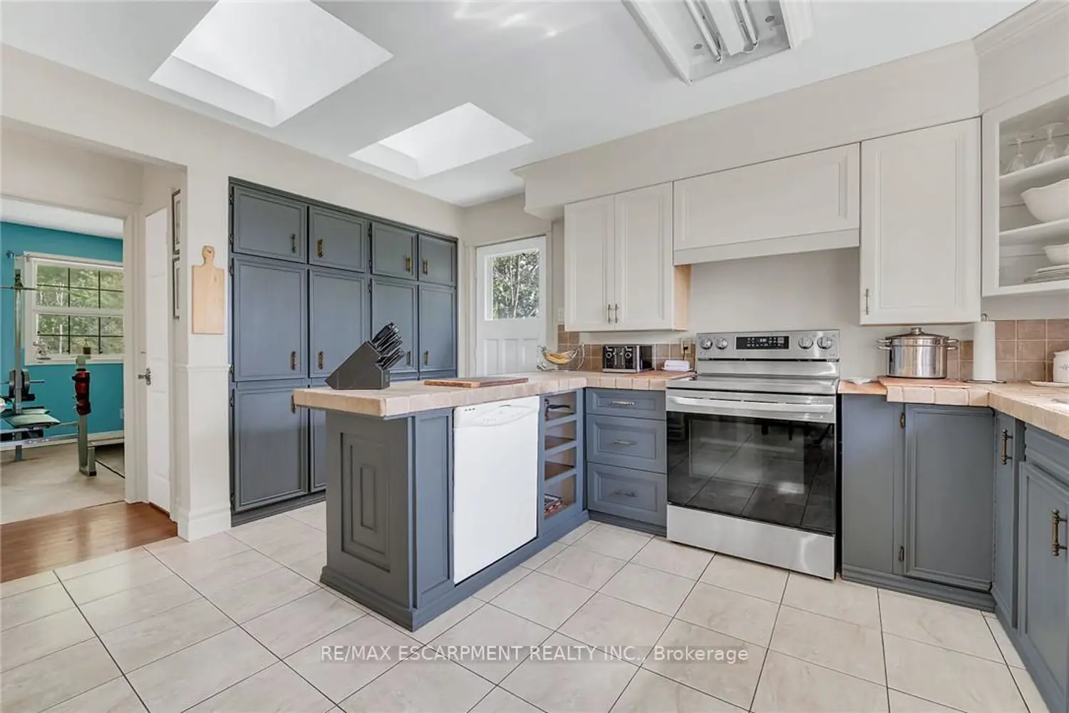 Additional image 3 of 920 Highway 56