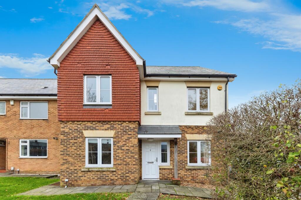 Woods Avenue, Hatfield