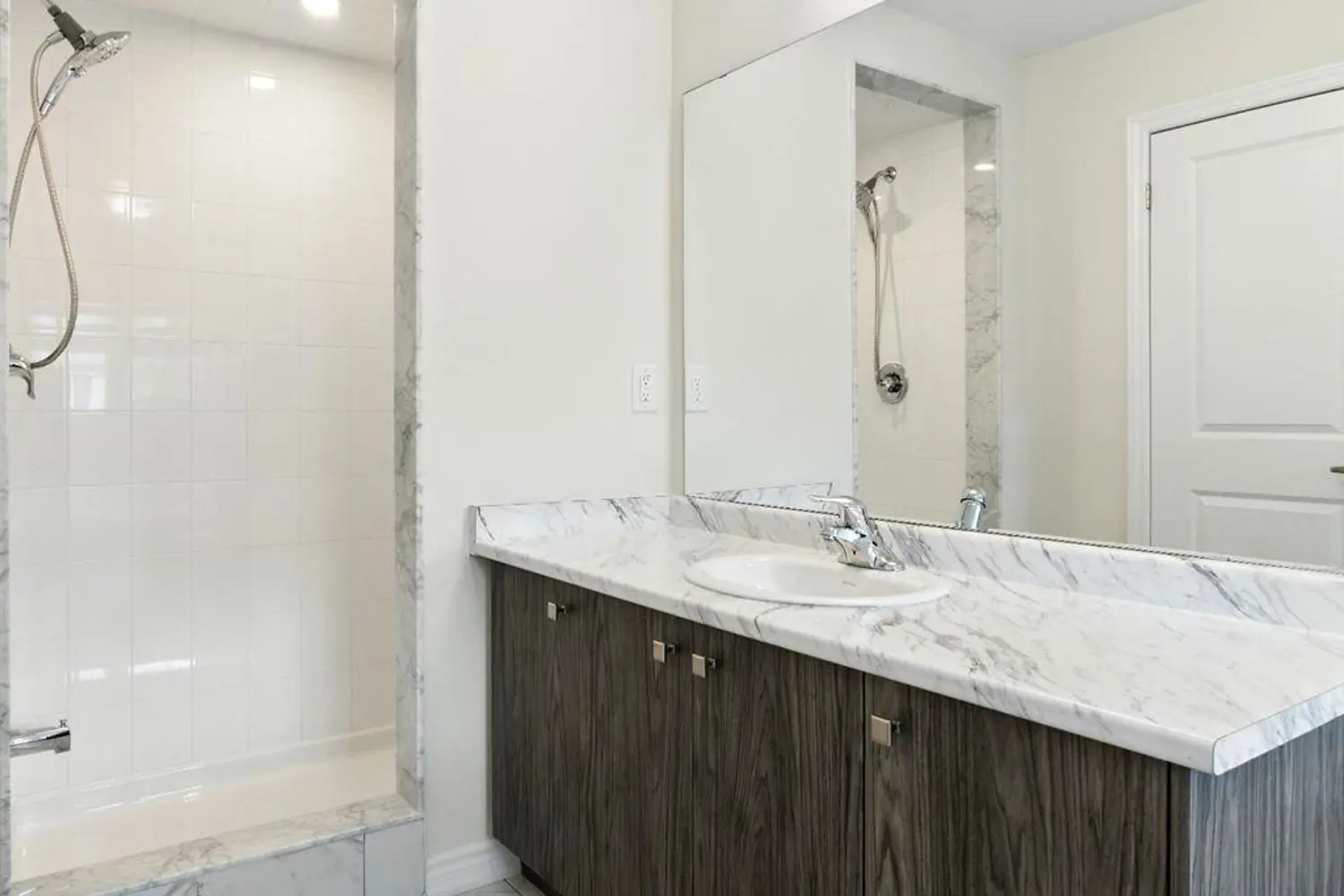 Additional image 18 of 421 Barker Parkway