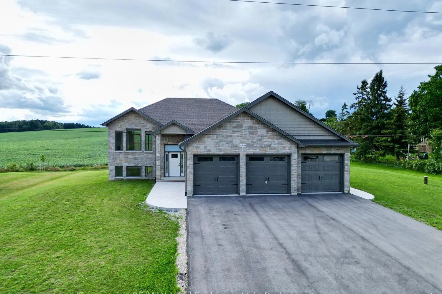 4829 Bruce Road 3