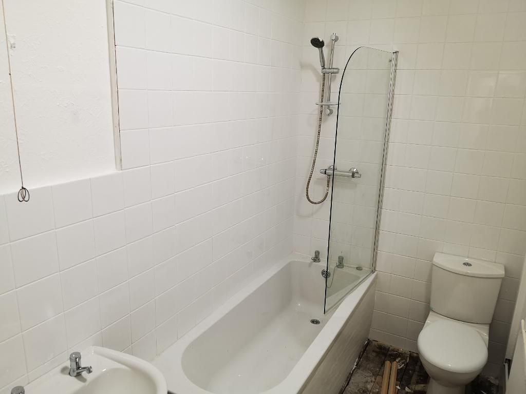 Additional image 7 of 3 bed flat to rentGreenfield Road, Colwyn Bay LL29