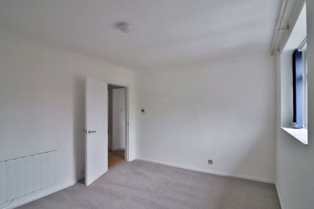 Additional image 5 of 2 bed flat to rentFlat 4, 2nd Floor Flat, Express Buildings, 2A Howsell Road, Malvern WR14