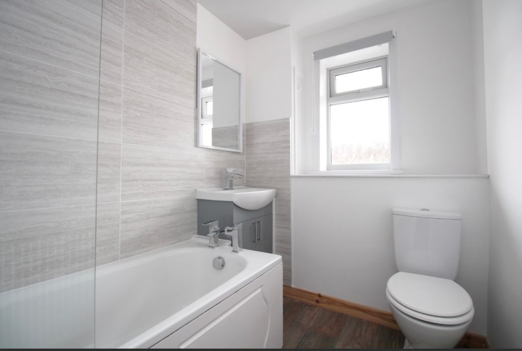 Additional image 14 of 3 bed flat to rentWaulking Mill Road, Clydebank G81