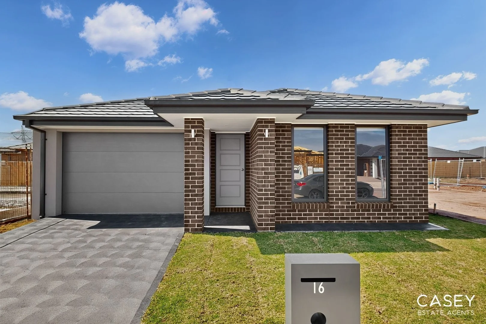 16 Kenmore Way, Clyde North VIC 3978