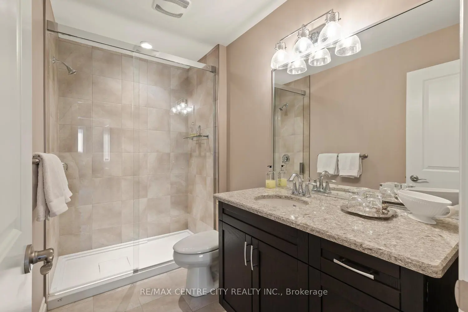 Additional image 14 of 24-2081 Wallingford Avenue