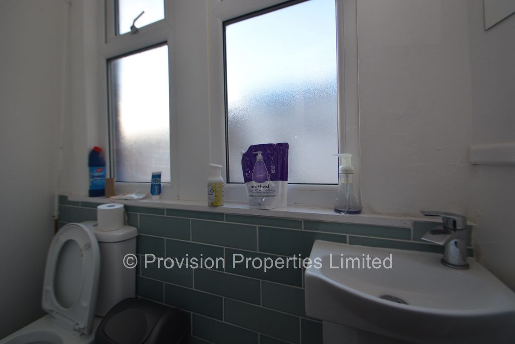 Additional image 15 of 8 bed end terrace house to rentVictoria Road, Hyde Park, Leeds LS6