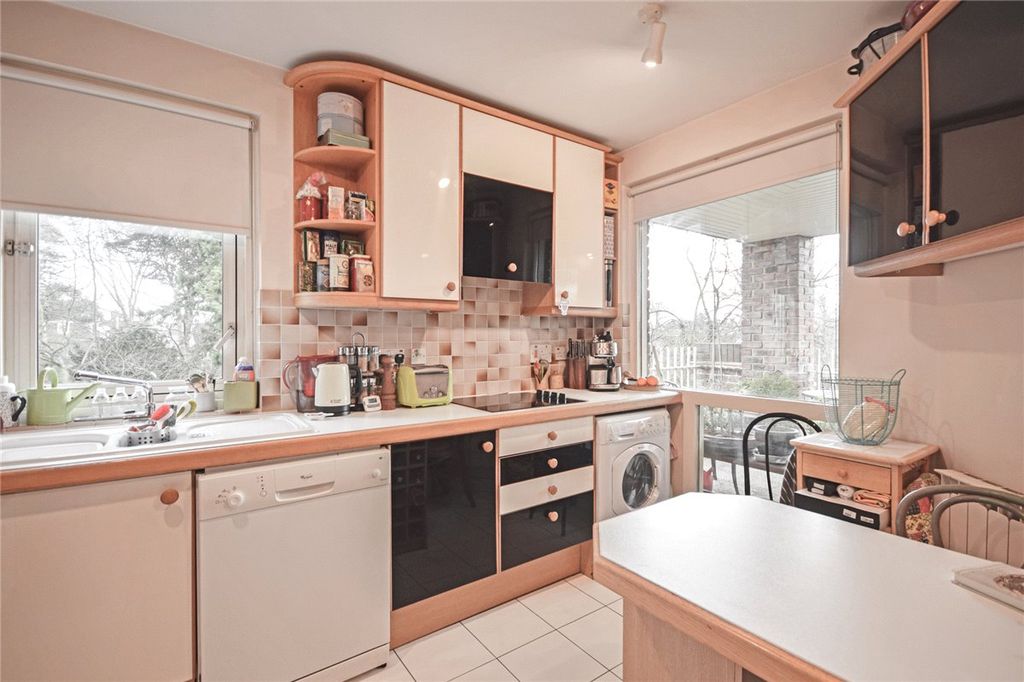 Additional image 2 of 3 bed flat to rentThe Oasthouse, Pinehurst South, Grange Road, Cambridge CB3