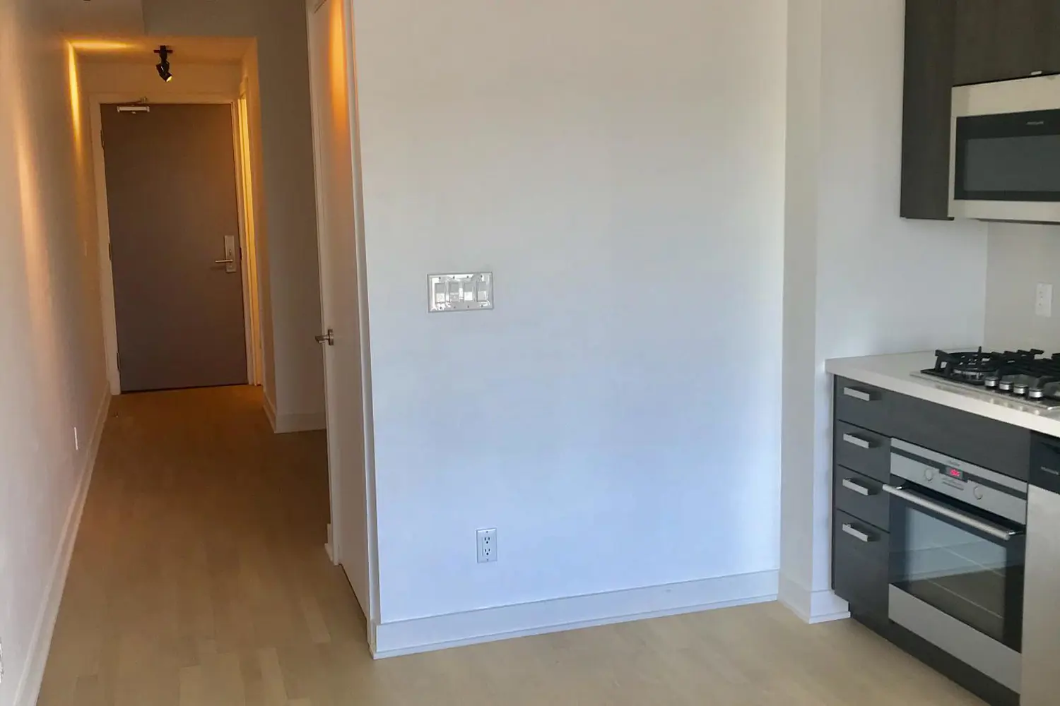 Additional image 15 of 203 Catherine Street 705