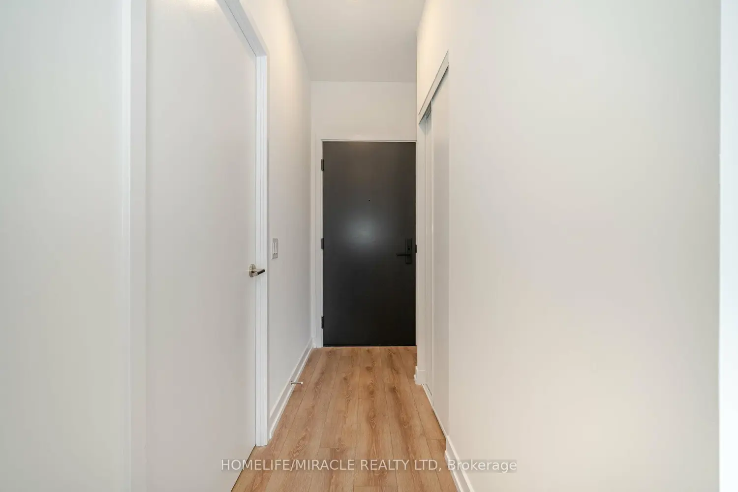 Additional image 4 of 500 Dupont Street 317