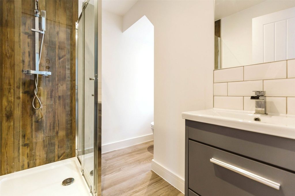 Additional image 19 of 7 bed semi-detached house to rentGayner Road, Horfield, Bristol, Bristol BS7