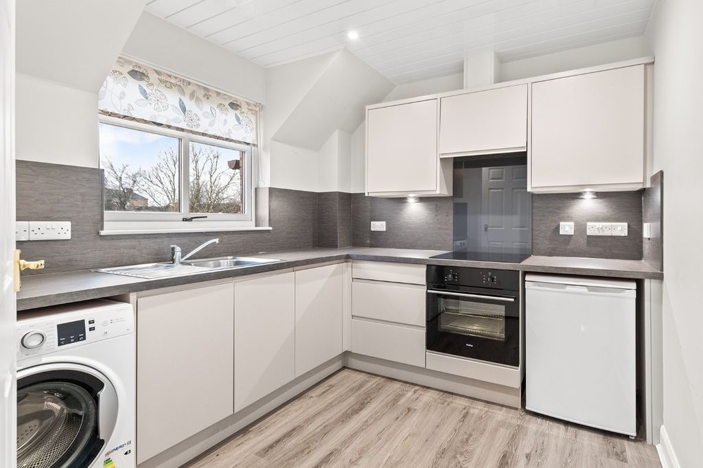 Additional image 2 of 2 bed flat to rentAshbrae Gardens, Stirling FK7