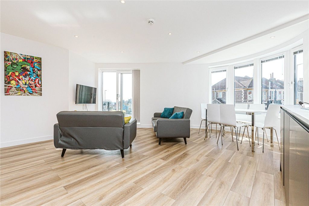 Additional image 2 of 6 bed flat to rentFilton Avenue, Horfield, Bristol BS7