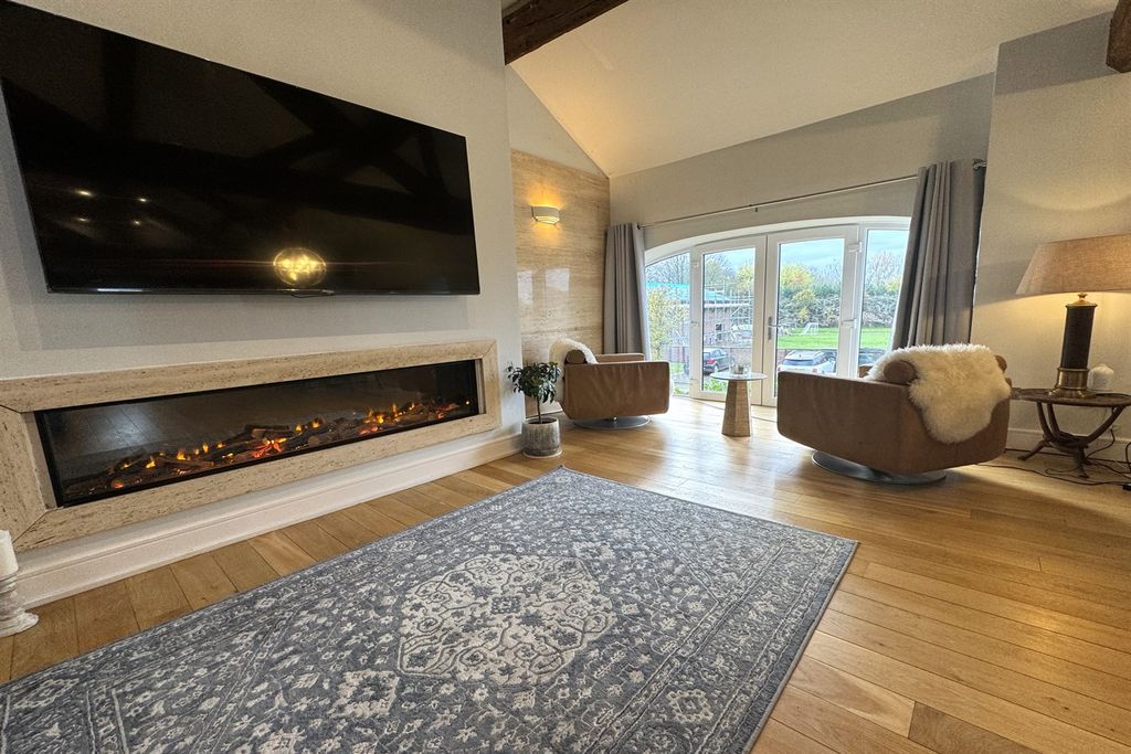 Additional image 5 of 3 bed semi-detached house to rentOver Tabley Hall Farm, Old Hall Lane, Over Tabley, Knutsford WA16