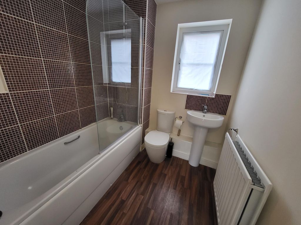 2 bed flat to rentEast Fields Road, Bristol BS16 photo 4