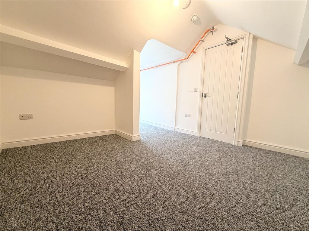 Additional image 21 of Room to rentHMO Property, Commercial Street, Senghenydd, Caerphilly CF83
