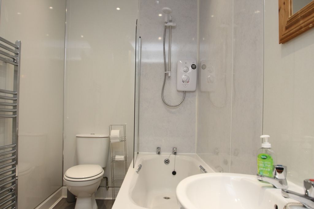 Additional image 4 of 3 bed flat to rentKing Street, Stirling FK8