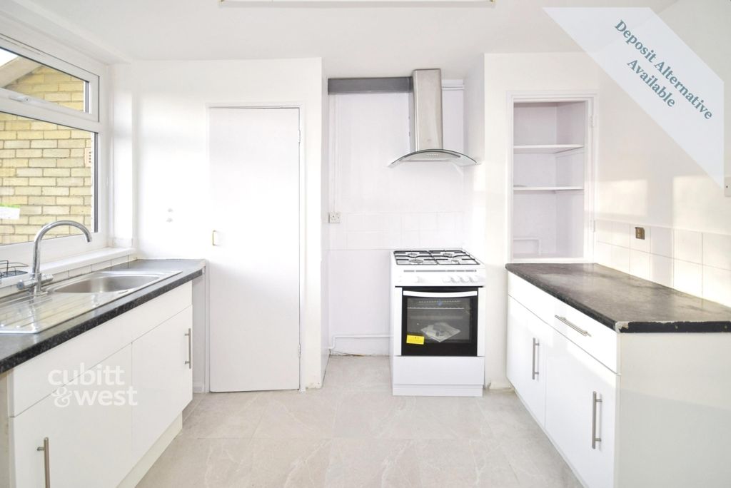 Additional image 3 of 3 bed flat to rentGales Drive, Crawley RH10