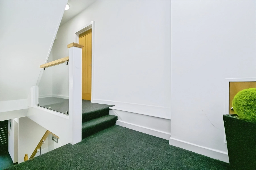 Additional image 5 of 2 bed flat to rentMary Street, Porthcawl CF36