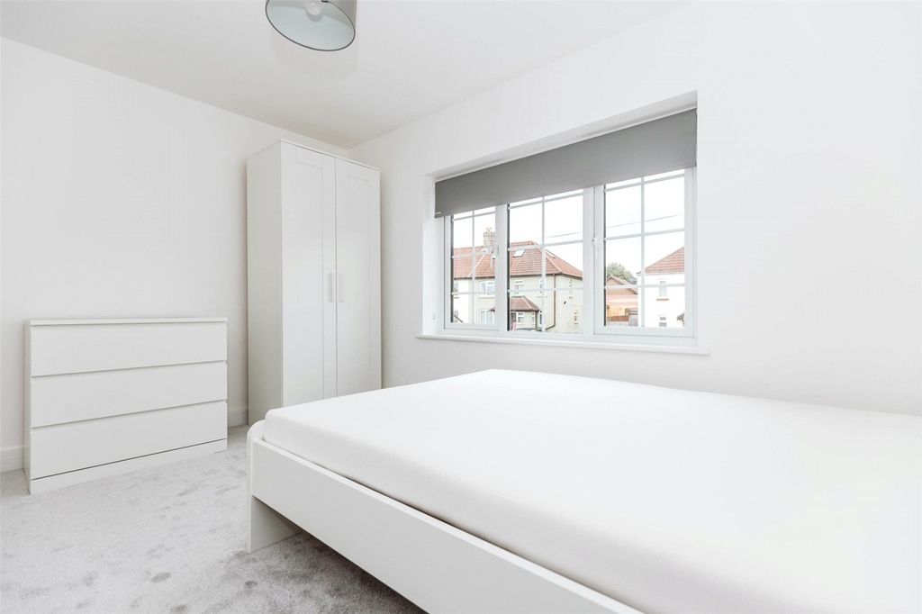 Additional image 11 of 7 bed semi-detached house to rentGayner Road, Horfield, Bristol, Bristol BS7