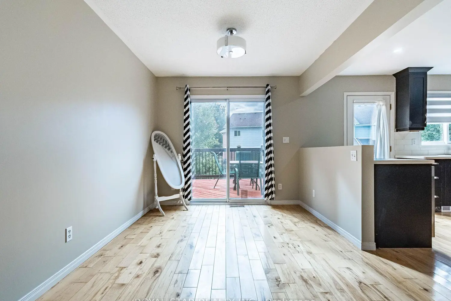 Additional image 5 of 18 Woodside Square