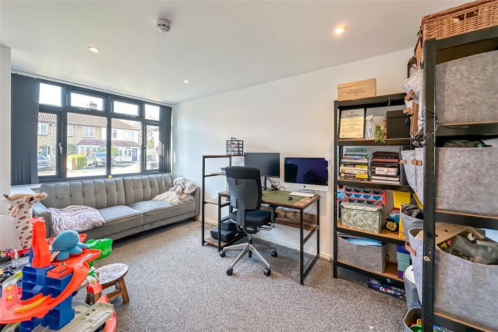 Additional image 5 of Leyland Avenue, St. Albans, Hertfordshire, AL1