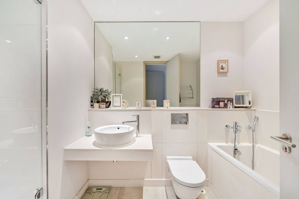 Additional image 10 of 2 bed flat to rentMelliss Avenue, Kew, Richmond TW9